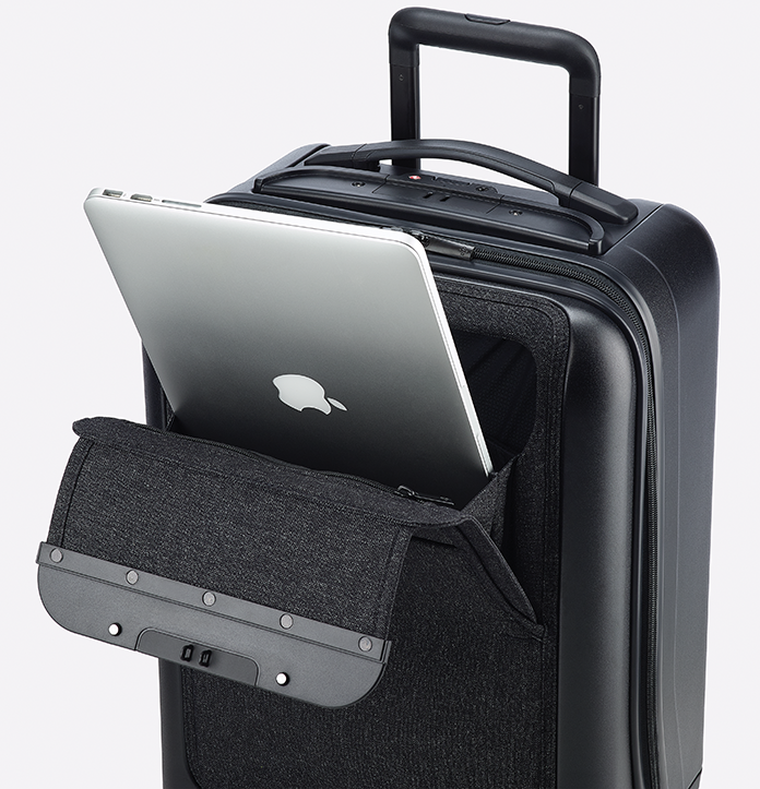 giftguide-bluesmart-black-edition-suitcase