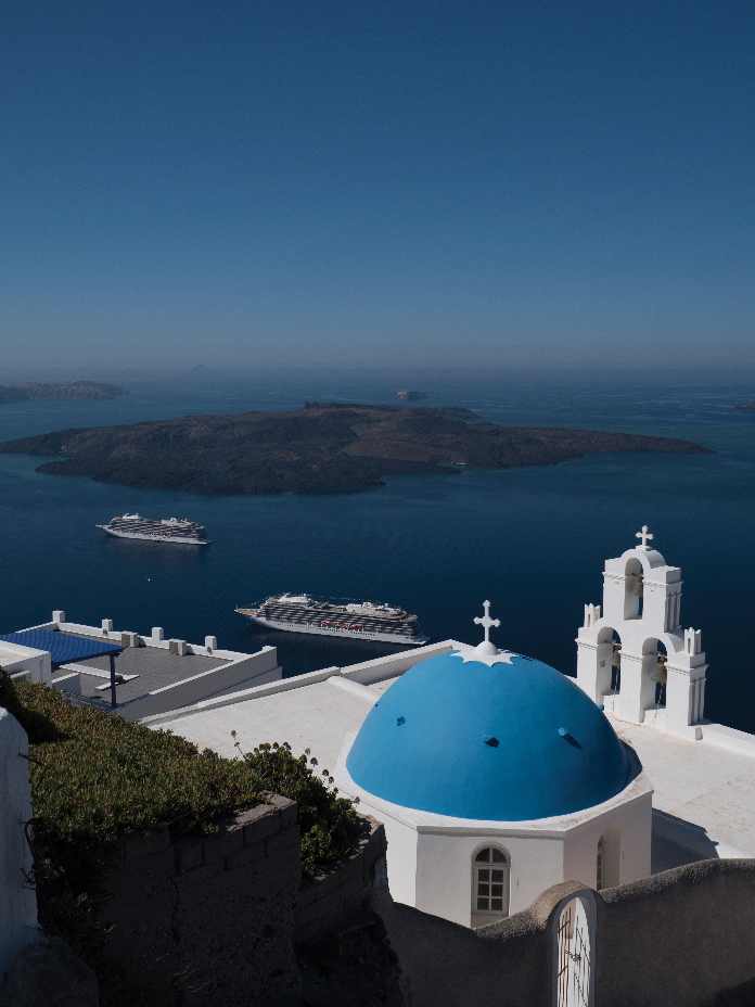 Viking Ocean Cruises’ two ships, Viking Star and Viking Sea met for the first time in Santorini. The ships will spend the spring and summer sailing itineraries in the Mediterranean and Scandinavia.